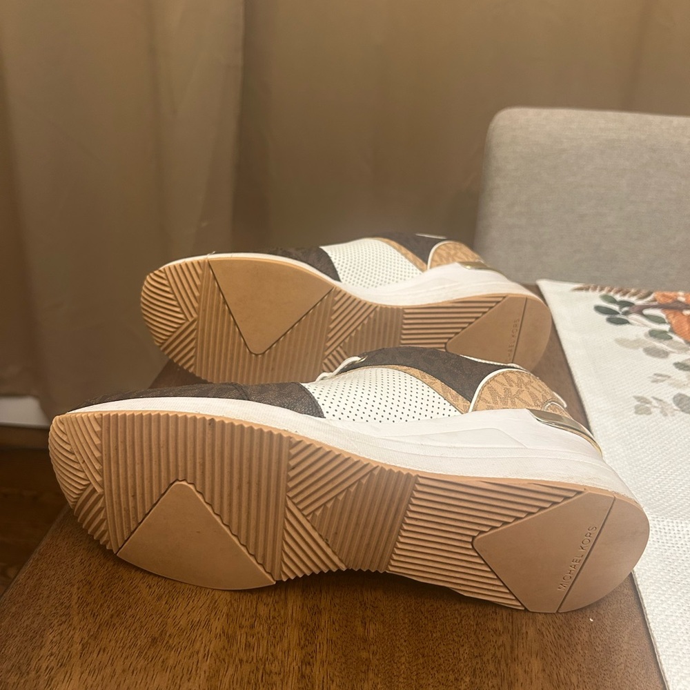 Michael Kors sneaker size 9